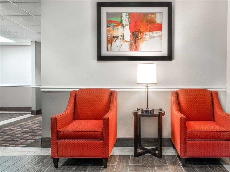 Days Inn & Suites By Wyndham Dallas Bagian luar foto