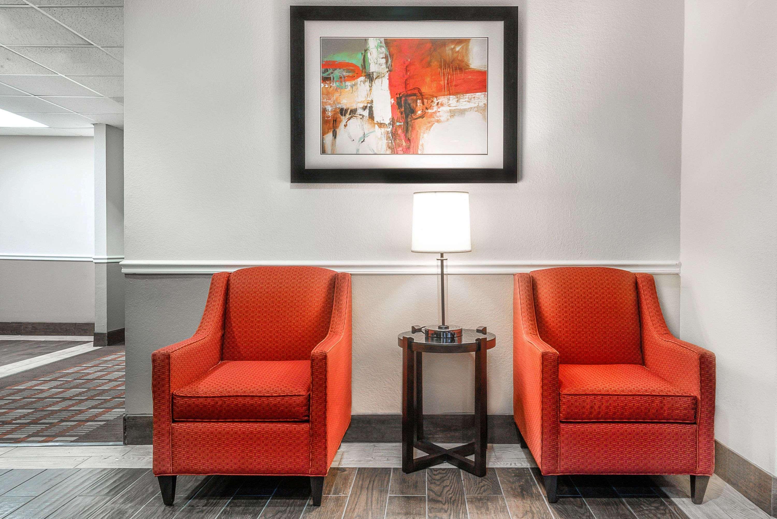Days Inn & Suites By Wyndham Dallas Bagian luar foto